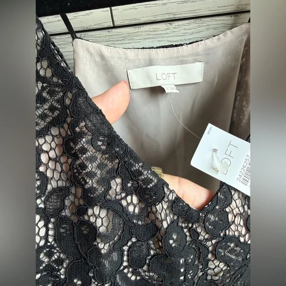 NWT LOFT Black Floral Lace Overlay tank - Picture 4 of 6